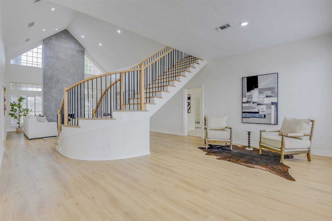 2121 Shari Ln - Photo 5 of 40