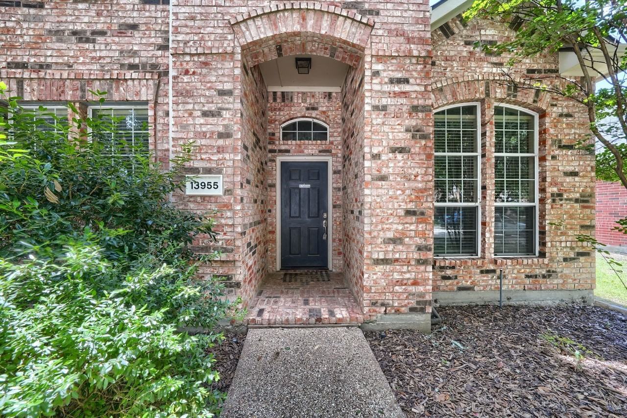 13955 Mill Town Dr - Photo 2 of 34