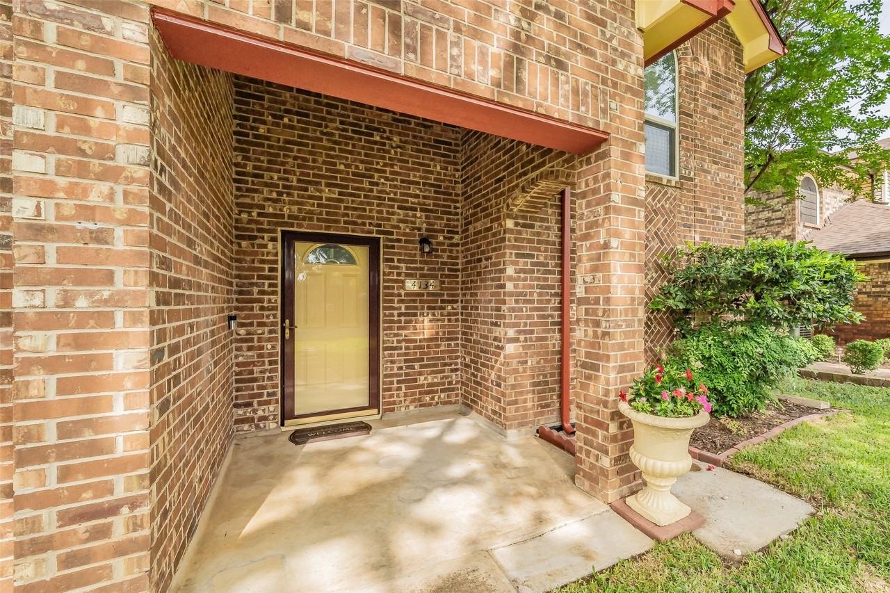 4134 Woodland Ct - Photo 3 of 40