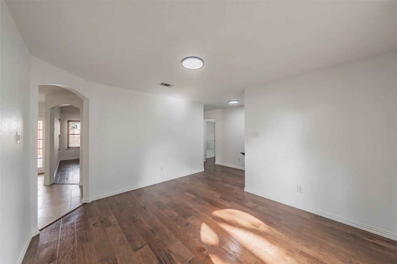 4134 Woodland Ct - Photo 6 of 40