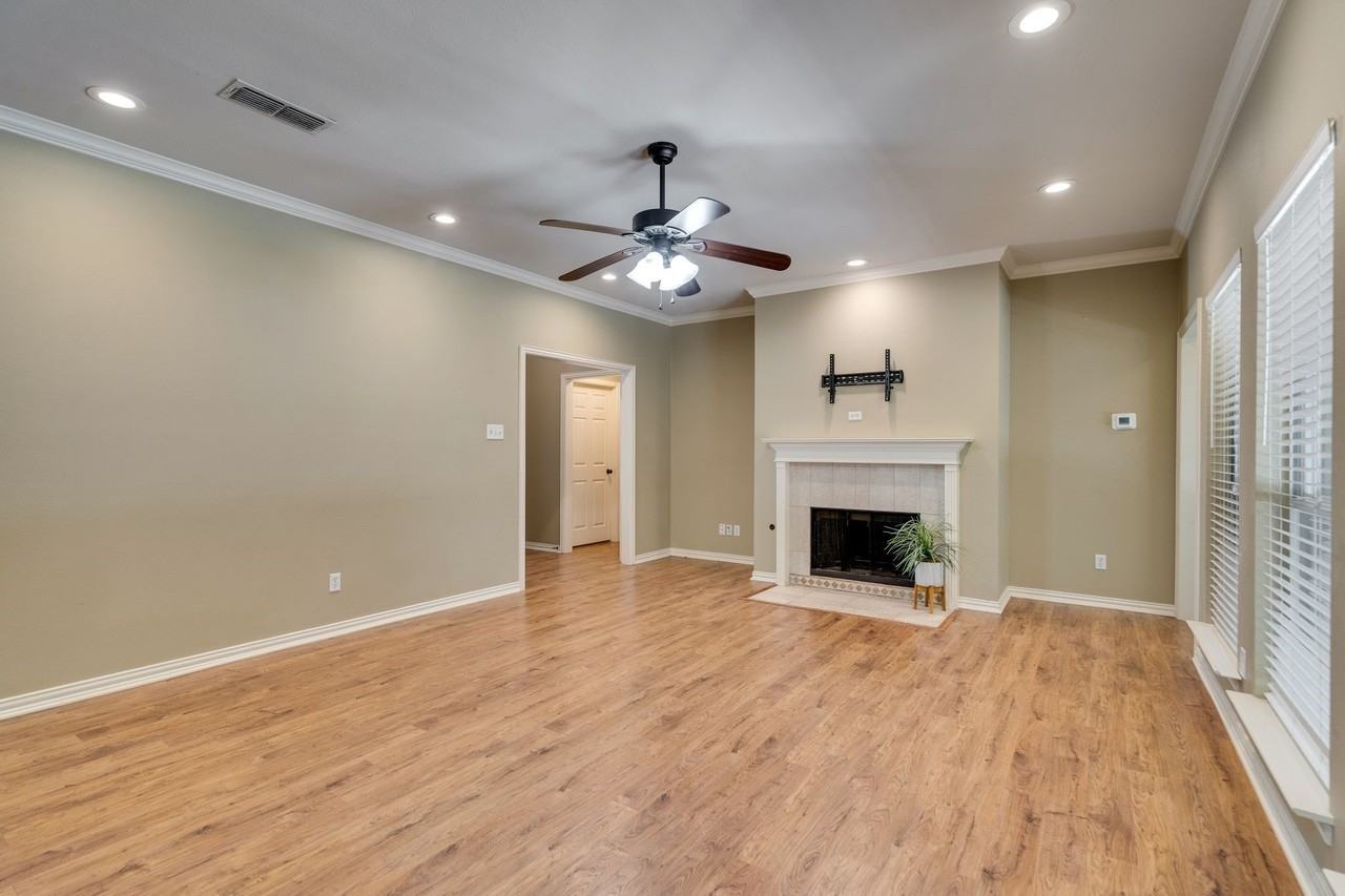 1001 Porter Pl - Photo 6 of 26