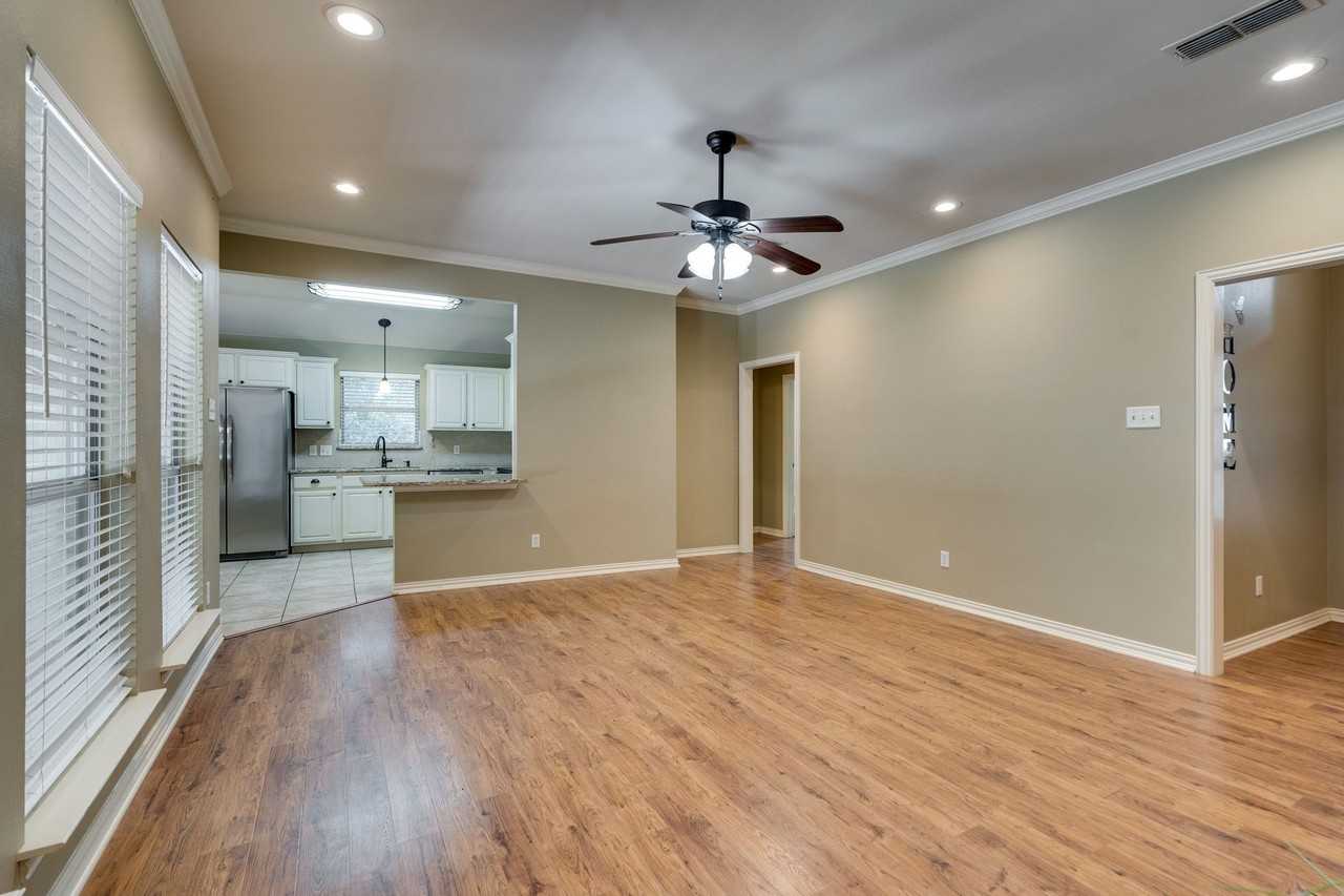 1001 Porter Pl - Photo 7 of 26
