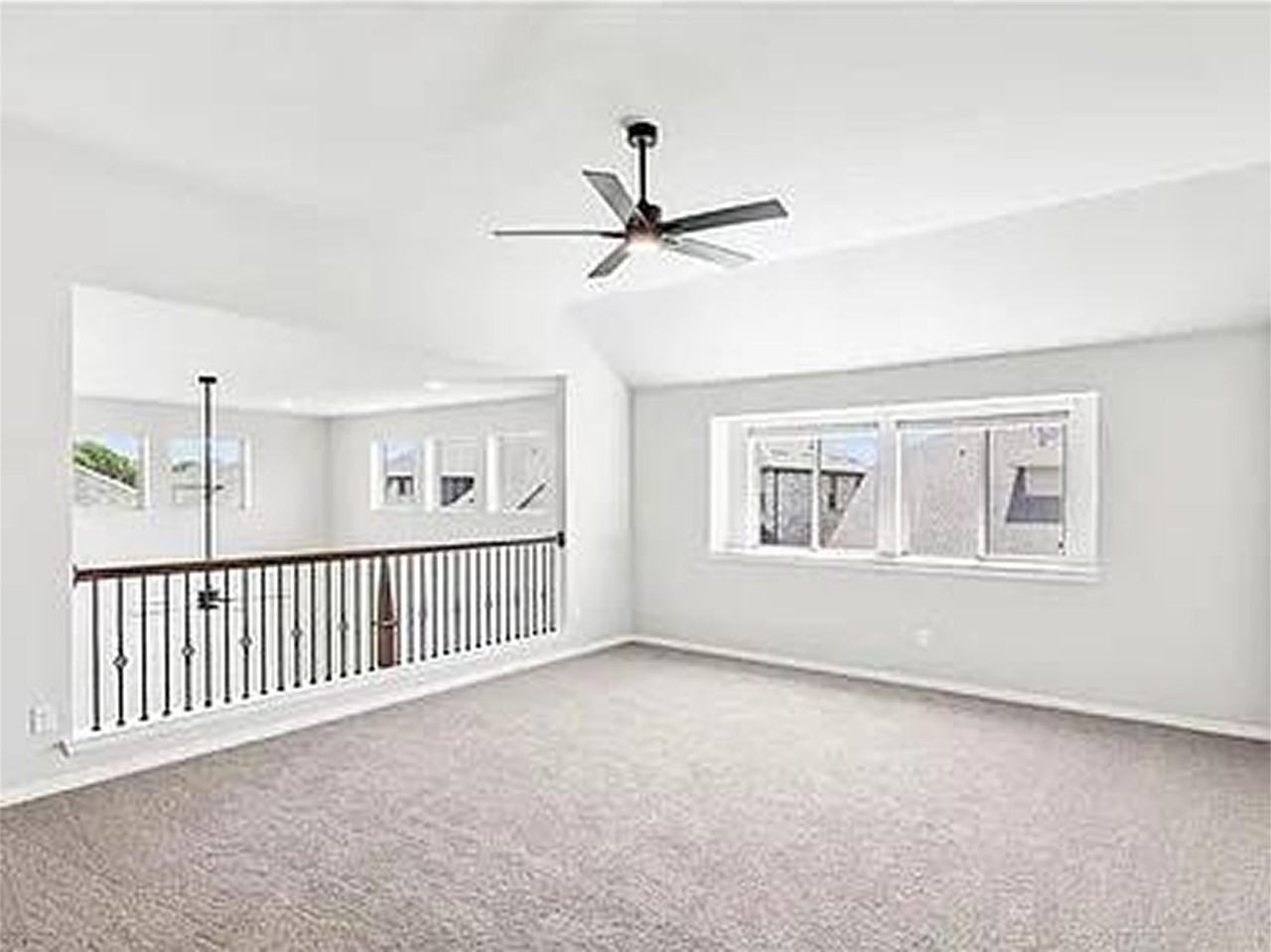 1012 Ridgehurst Rd - Photo 4 of 39