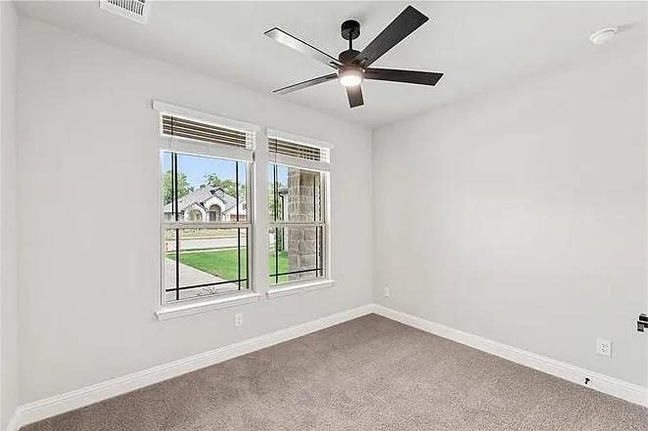 1012 Ridgehurst Rd - Photo 5 of 39