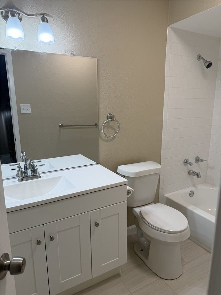 4638 Country Creek Dr #1249 - Photo 6 of 10