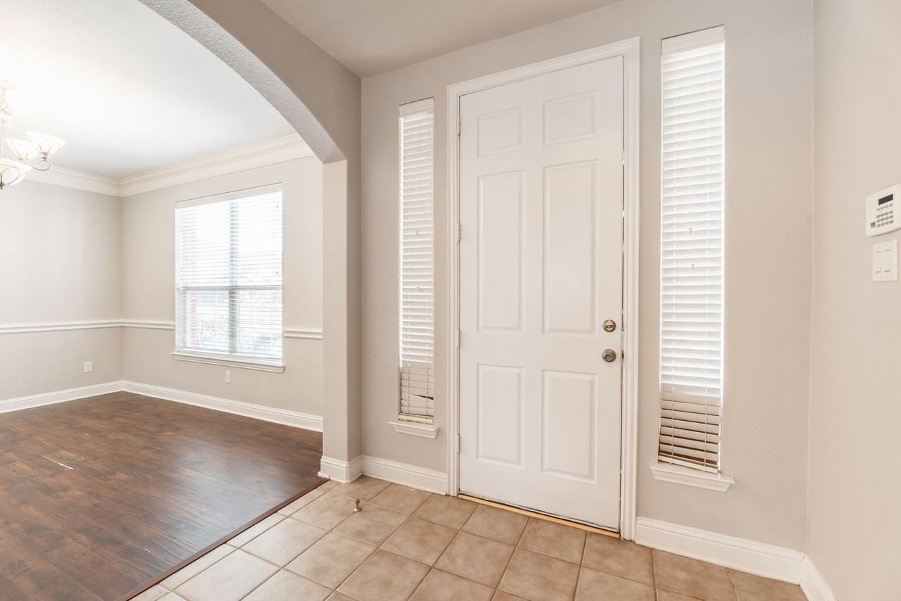 1100 Cedar Valley Dr - Photo 5 of 40