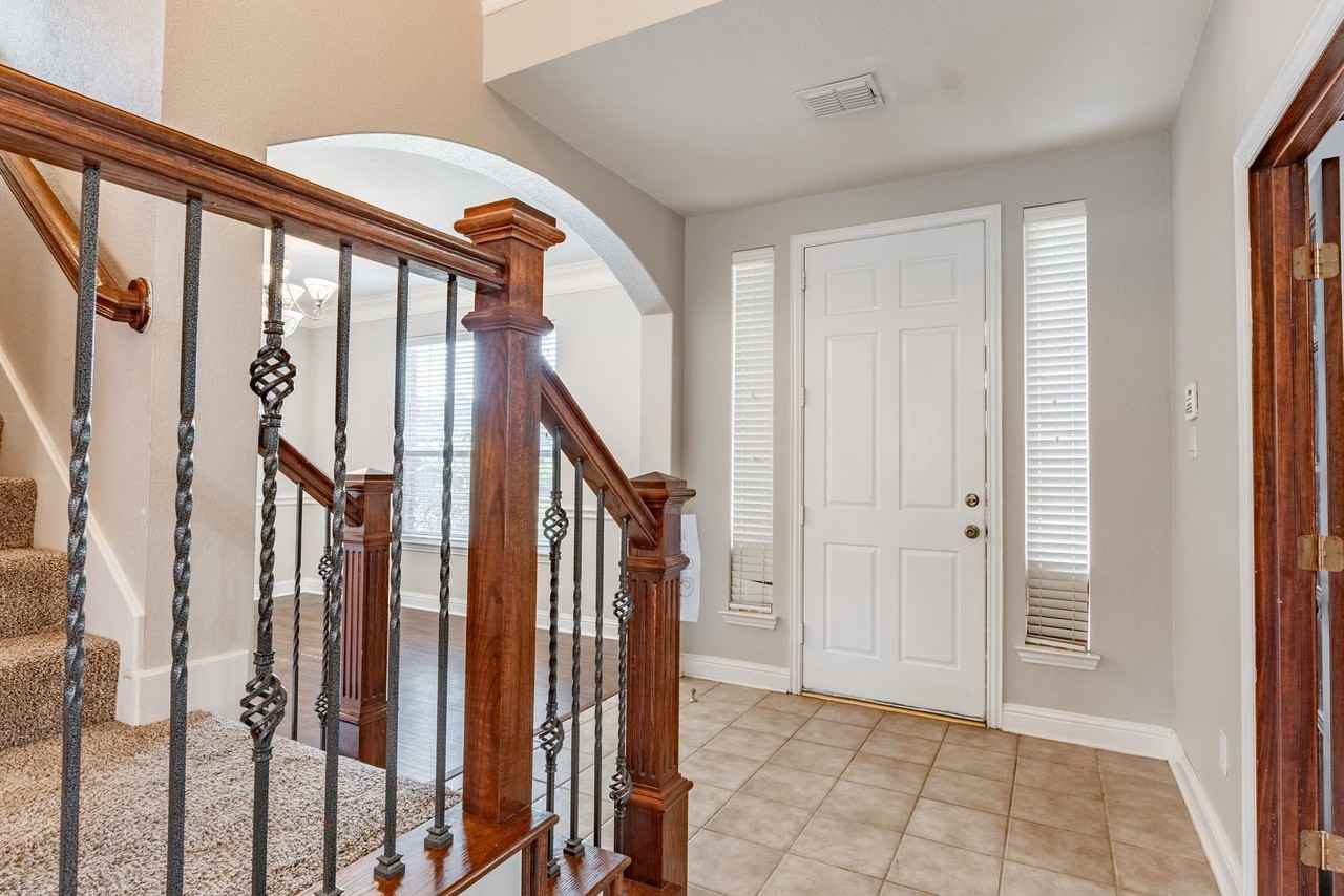 1100 Cedar Valley Dr - Photo 6 of 40