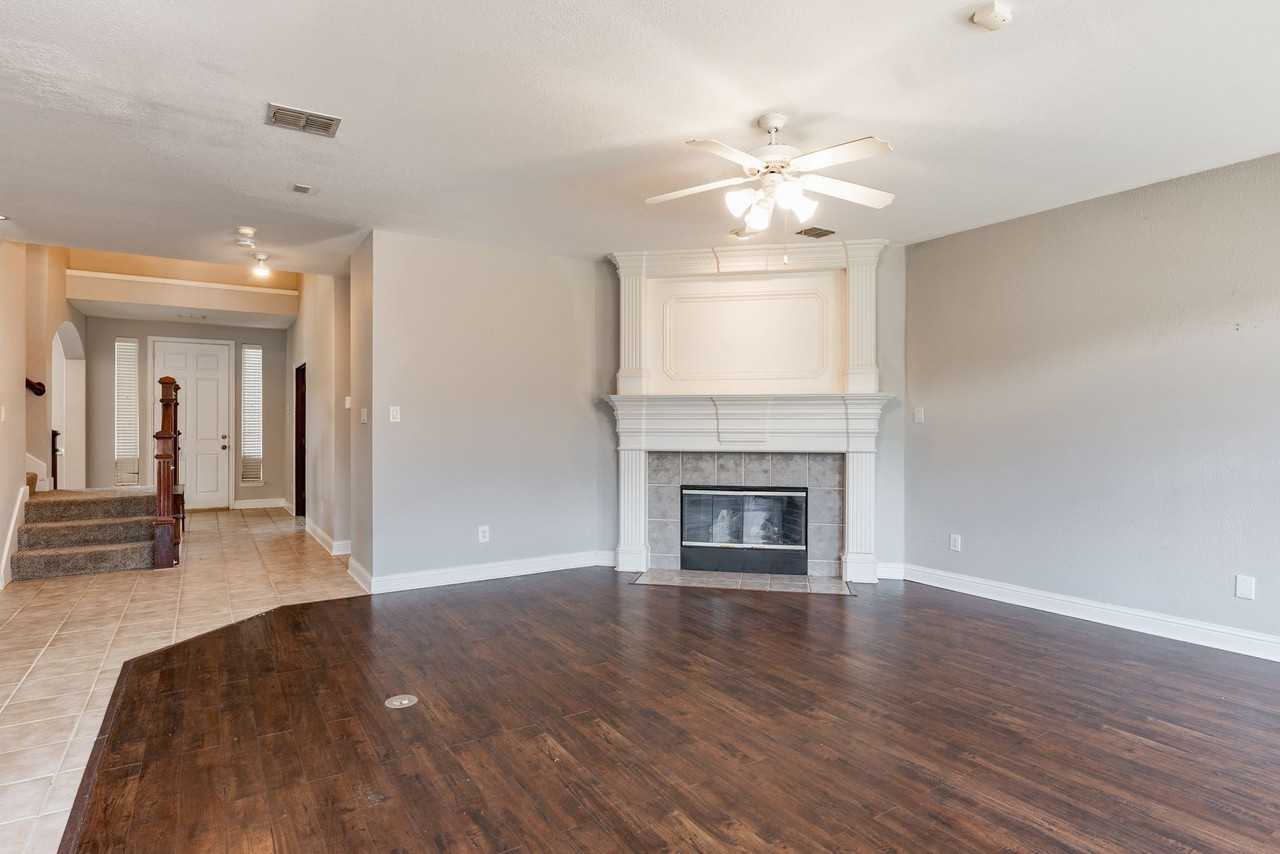 1100 Cedar Valley Dr - Photo 7 of 40