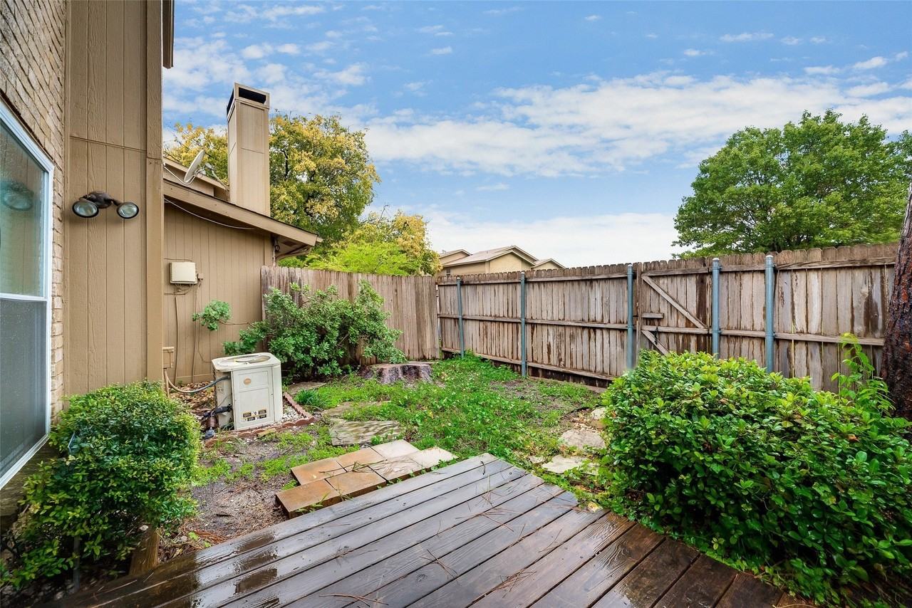 3101 Duck Creek Pkwy - Photo 2 of 18