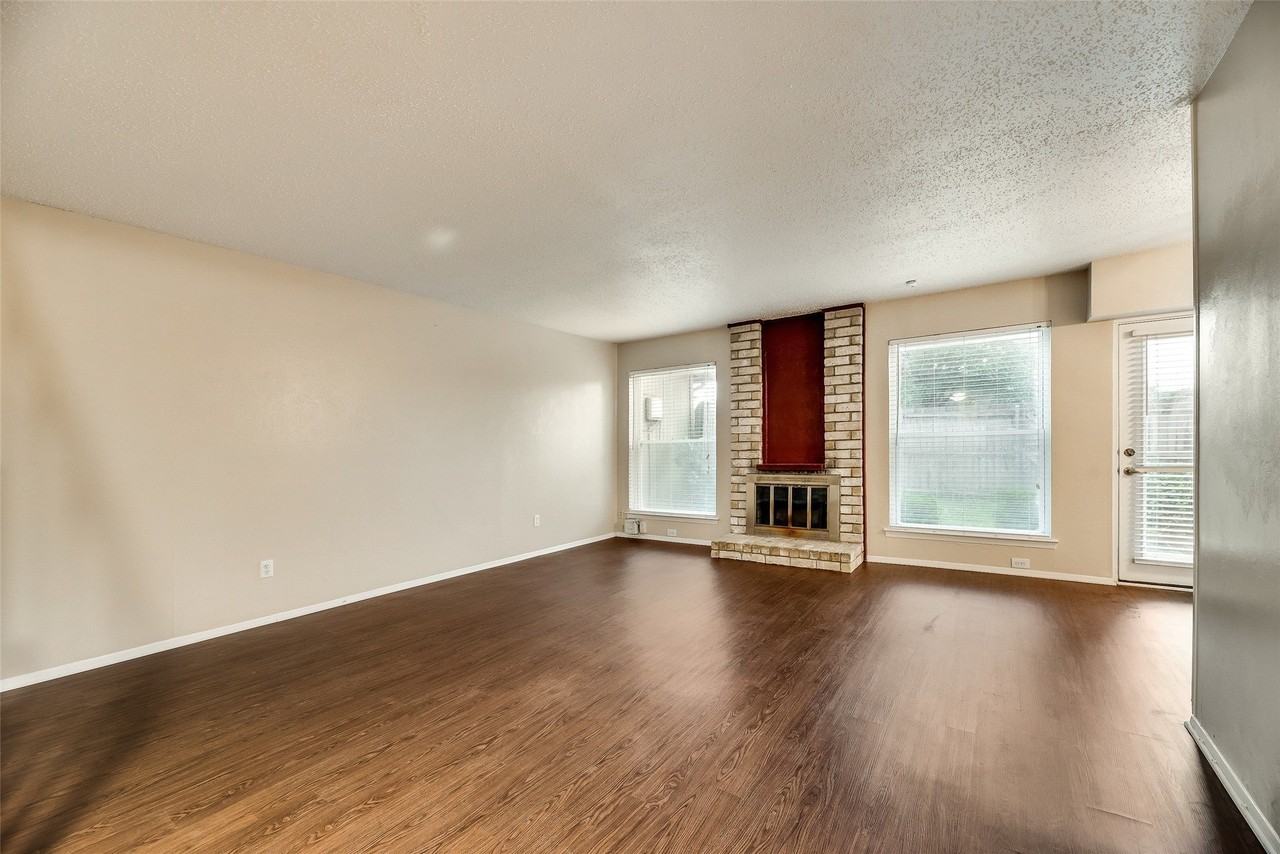 3101 Duck Creek Pkwy - Photo 3 of 18
