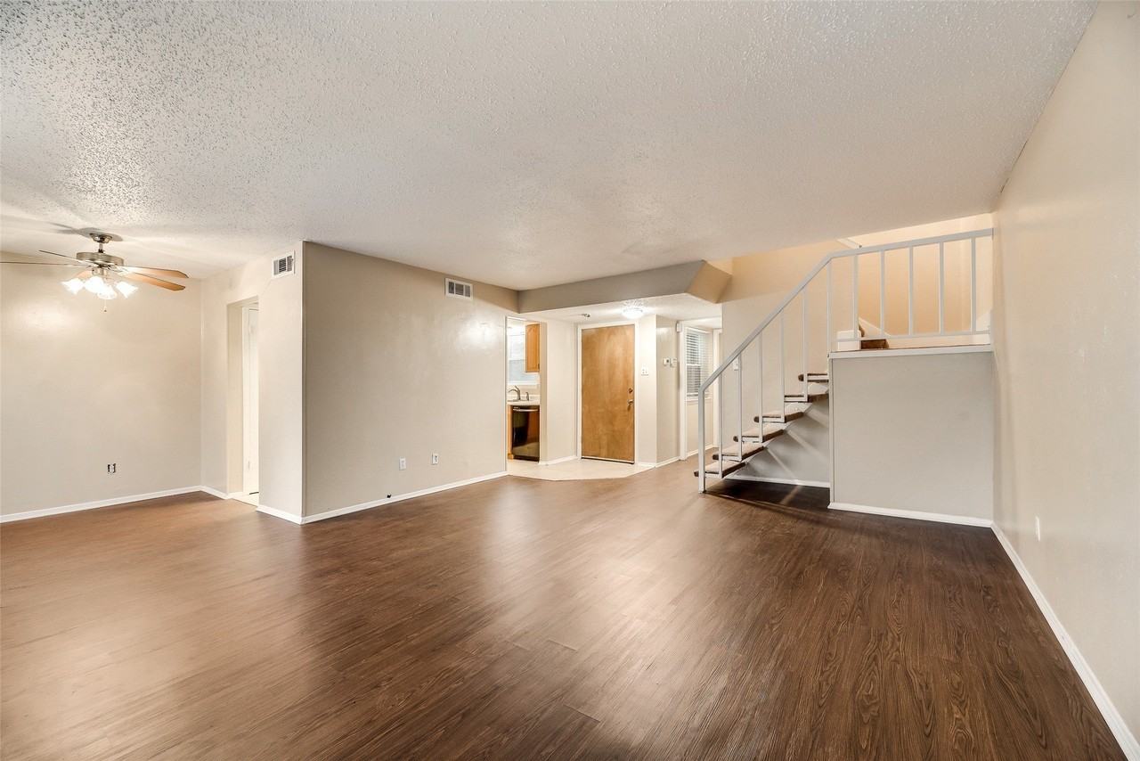 3101 Duck Creek Pkwy - Photo 4 of 18