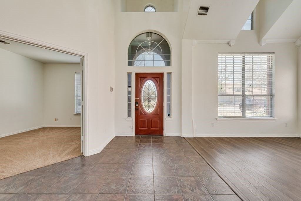 515 Suffolk Dr - Photo 4 of 23