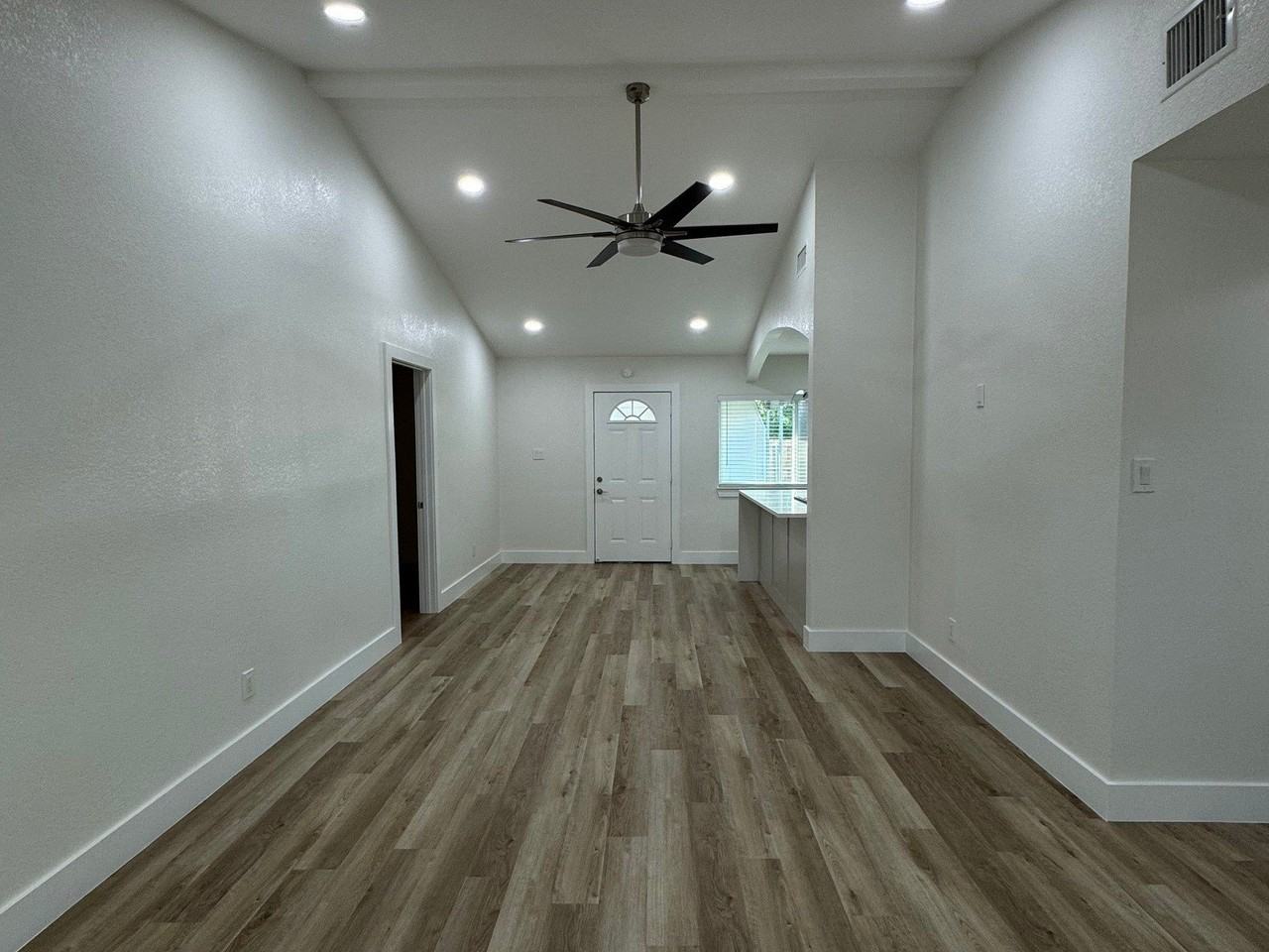 625 Camilla Ln - Photo 5 of 20