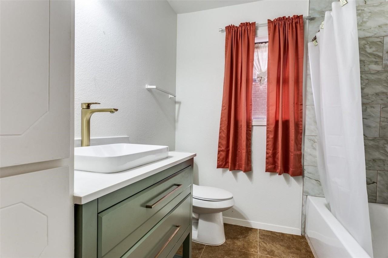 8001 Carrick St #B - Photo 4 of 4