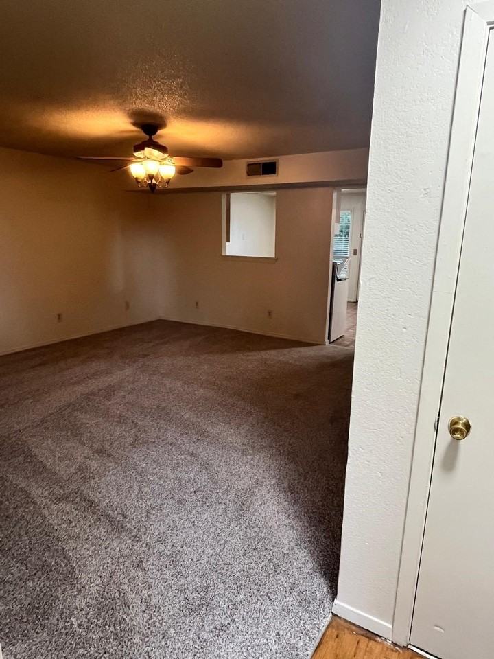 1408 Arvel Cir #B - Photo 6 of 14