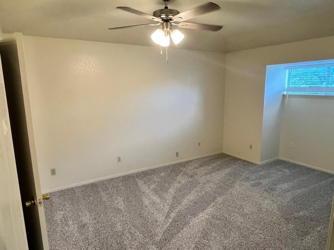 1408 Arvel Cir #B - Photo 7 of 14