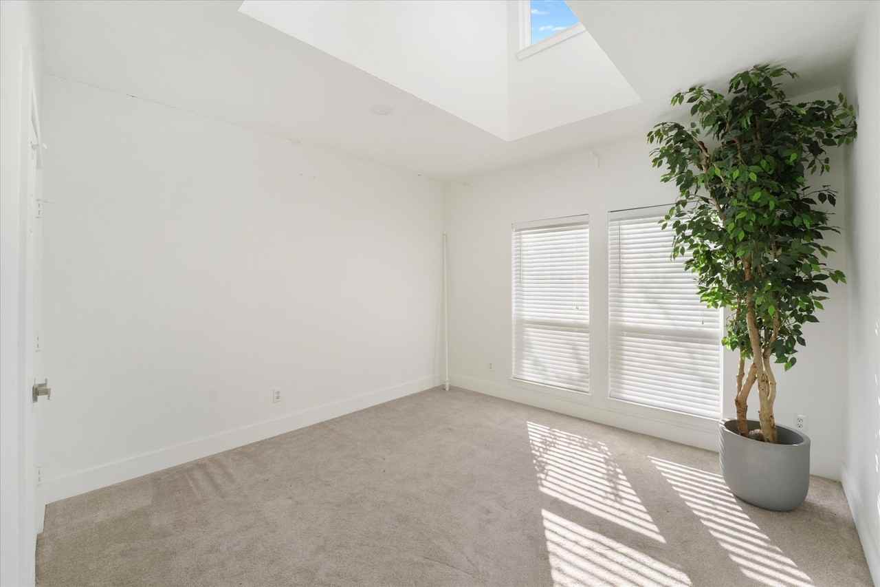 8405 Greenspoint Dr - Photo 4 of 40