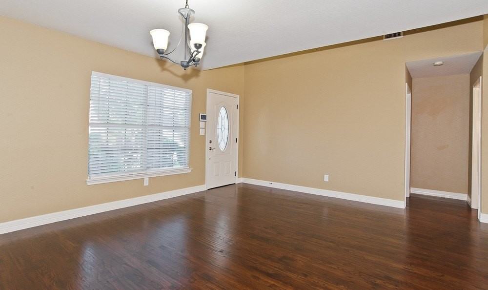 318 Kissimmee Dr - Photo 5 of 37