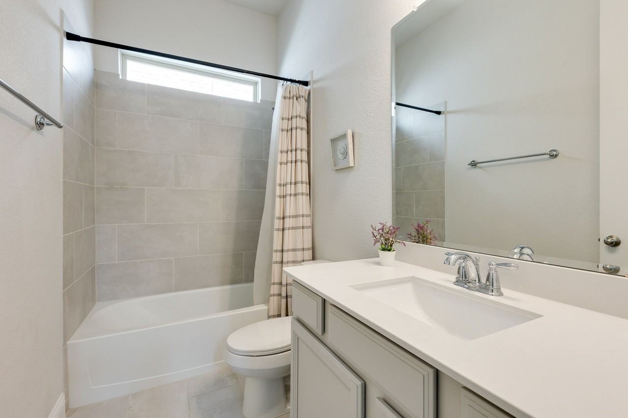 5605 Acoma Ln - Photo 7 of 40