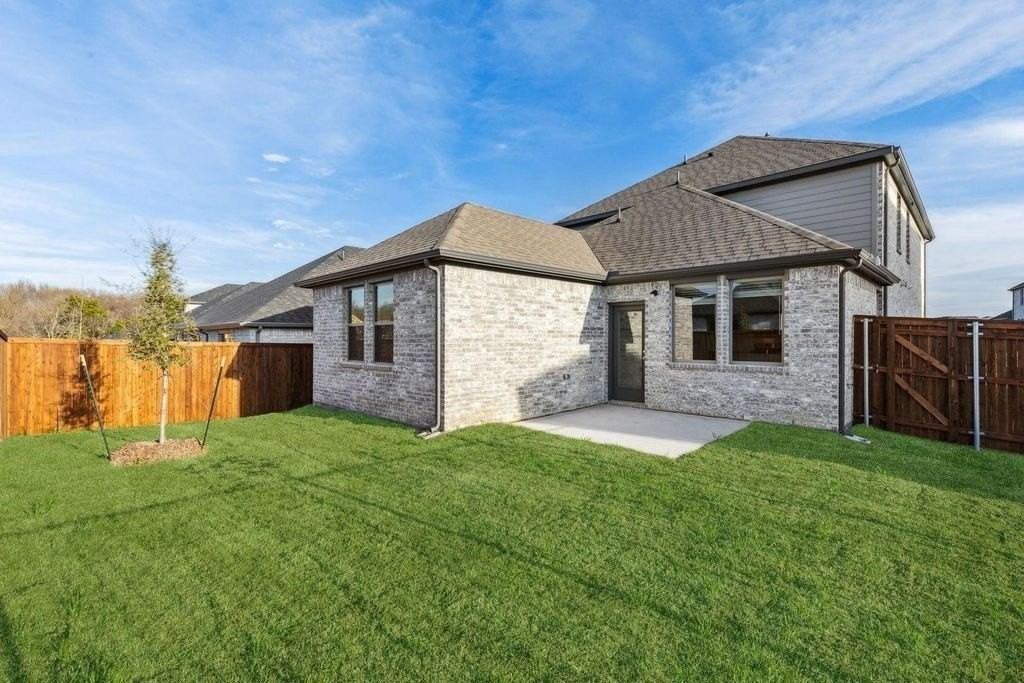 964 Dahlia Dr - Photo 3 of 31