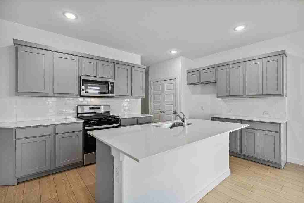 964 Dahlia Dr - Photo 5 of 31