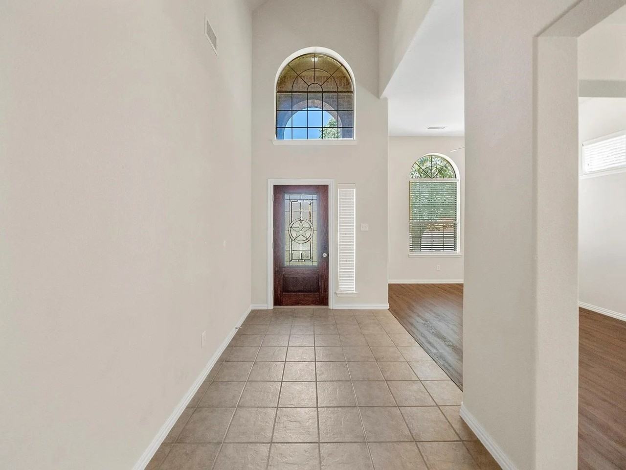 2861 Laurel Oak Dr - Photo 4 of 25