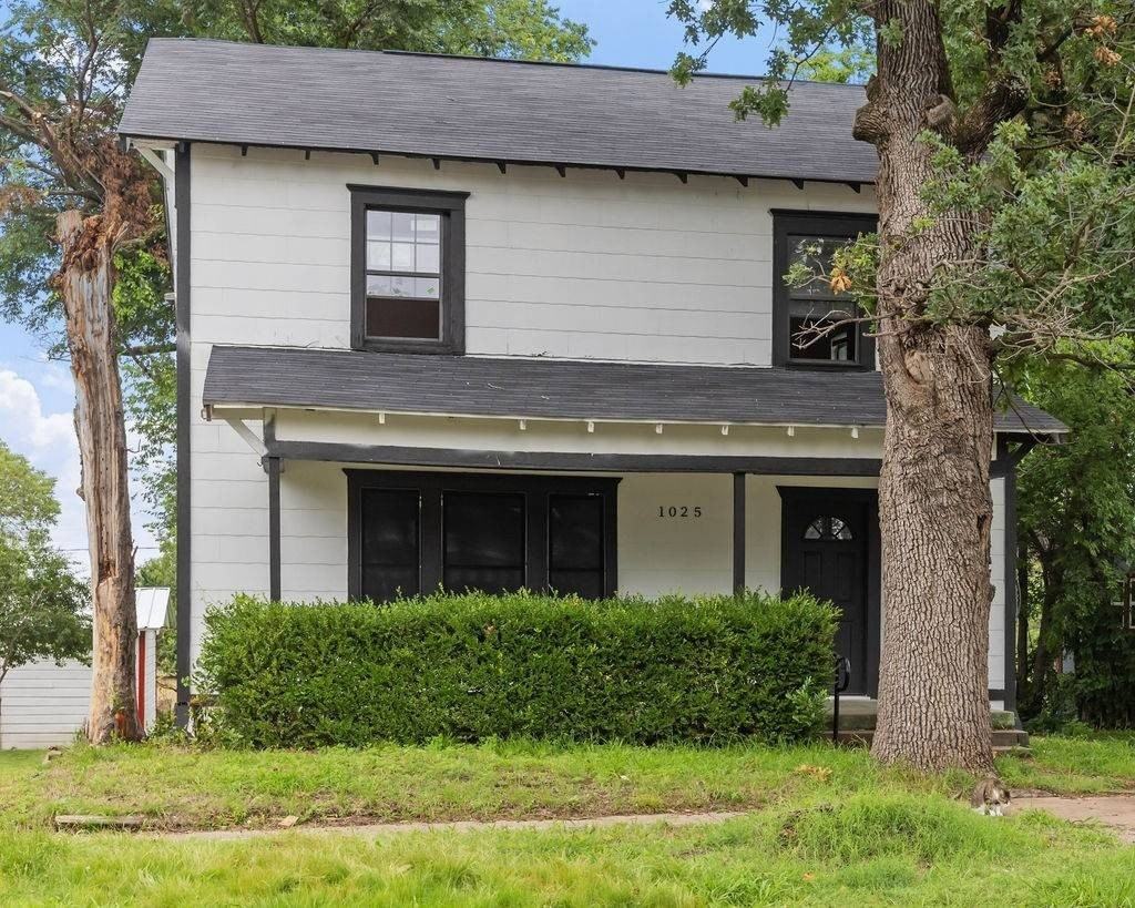 1025 W Walker St - Photo 2 of 50