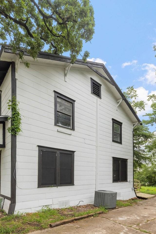 1025 W Walker St - Photo 6 of 50