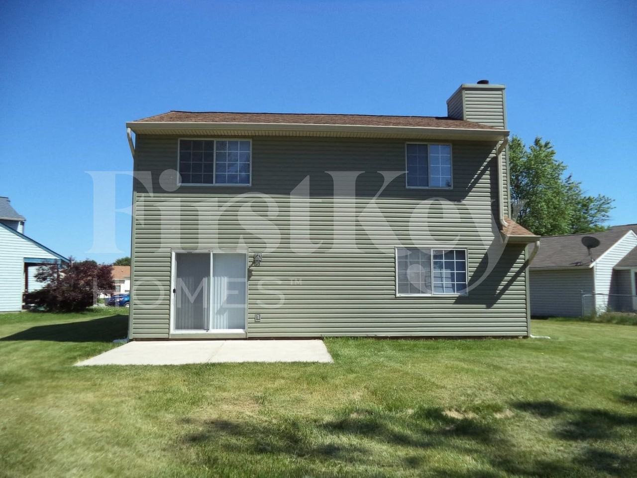 10022 Arapahoe Dr - Photo 2 of 15