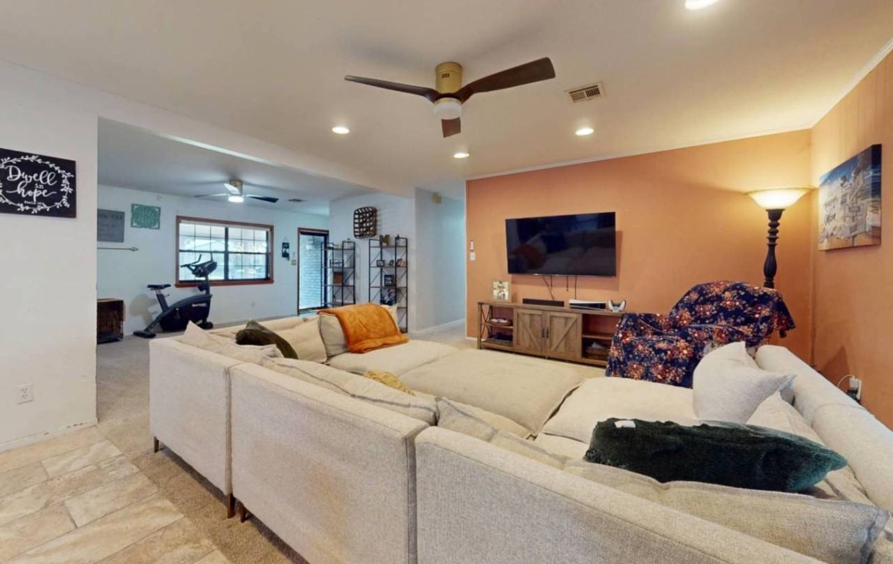 Green Meadows Cir - Photo 3 of 11