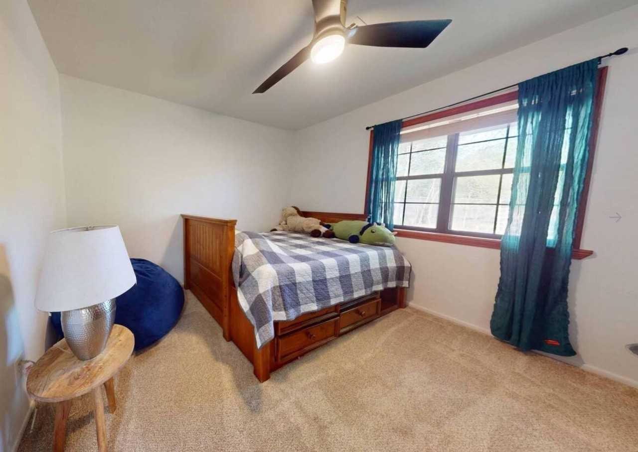 Green Meadows Cir - Photo 4 of 11