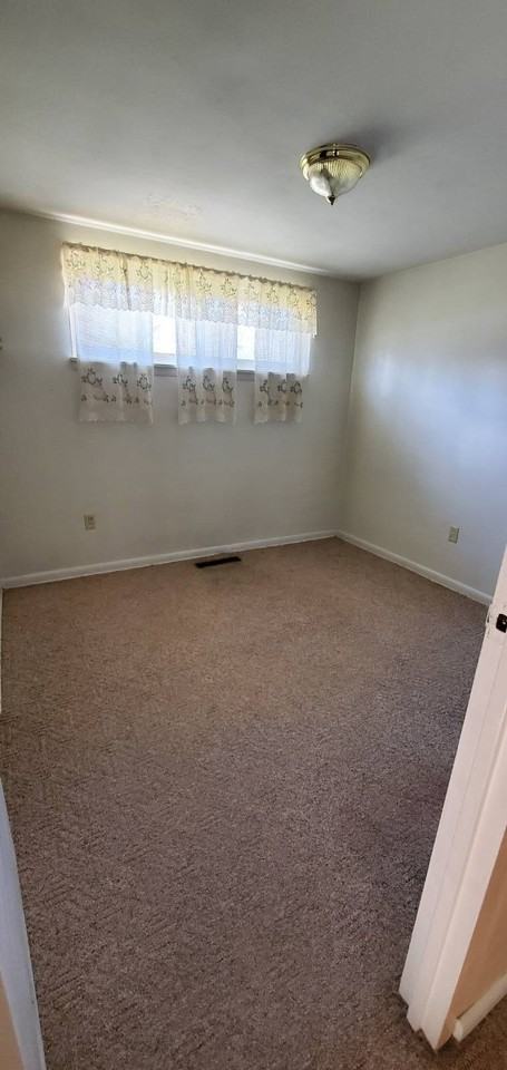 304 Florence Ave - Photo 4 of 6
