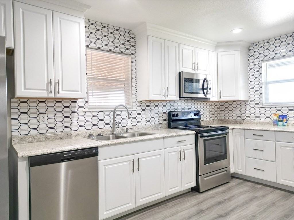 1506 E 21st St - Photo 5 of 30