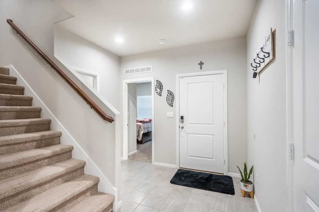 7608 Orange Blossom Rd - Photo 4 of 33