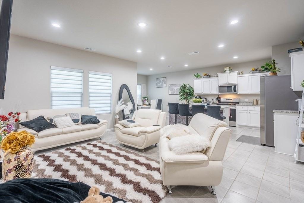 7608 Orange Blossom Rd - Photo 7 of 33