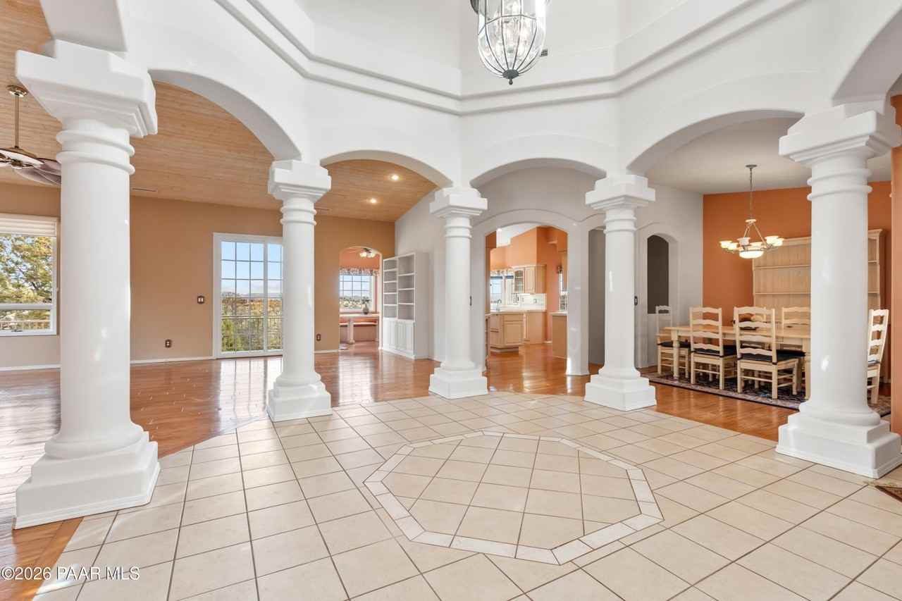 2780 Whispering Way Cir - Photo 3 of 39