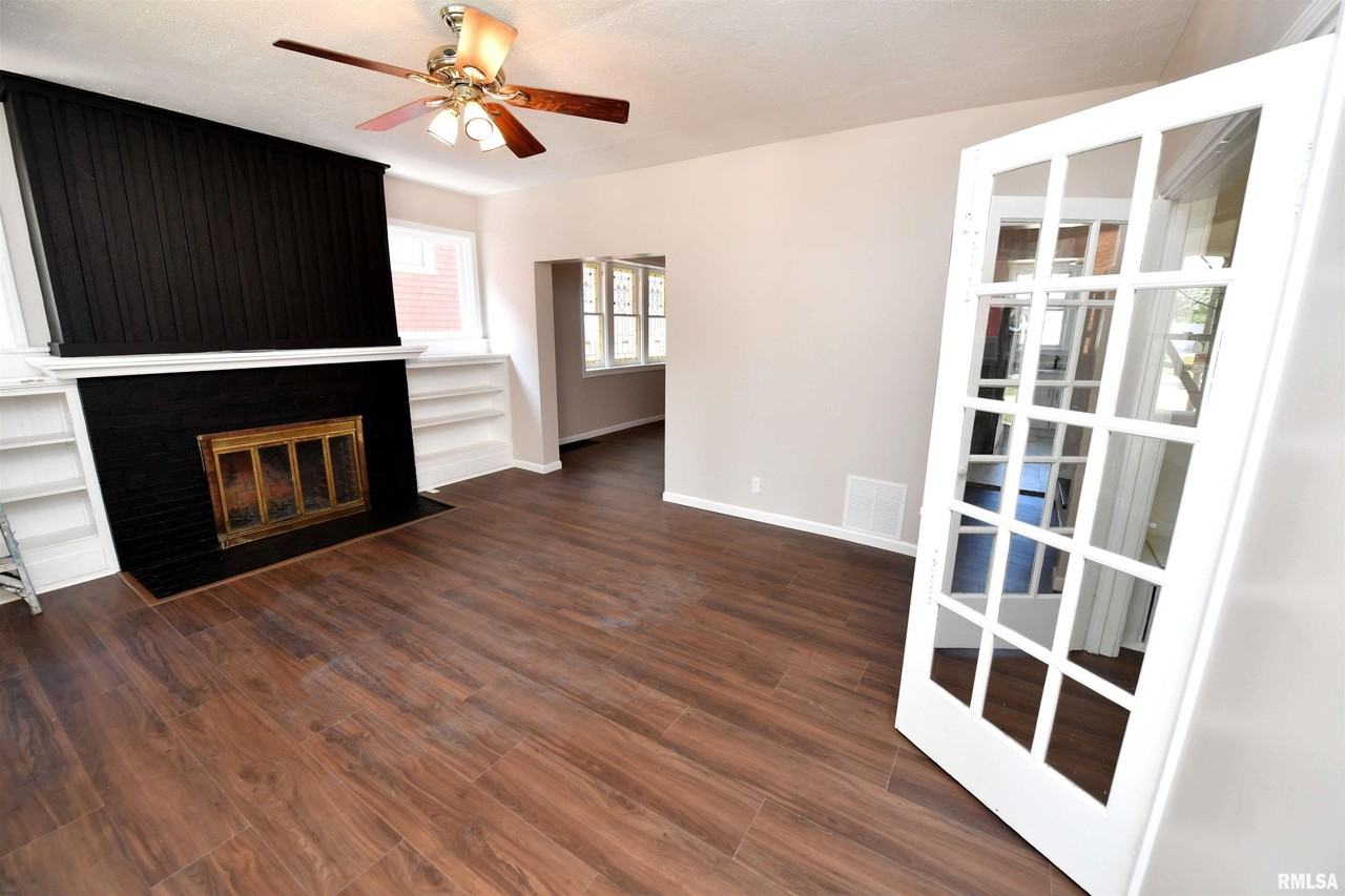 1027 N University St - Photo 6 of 50