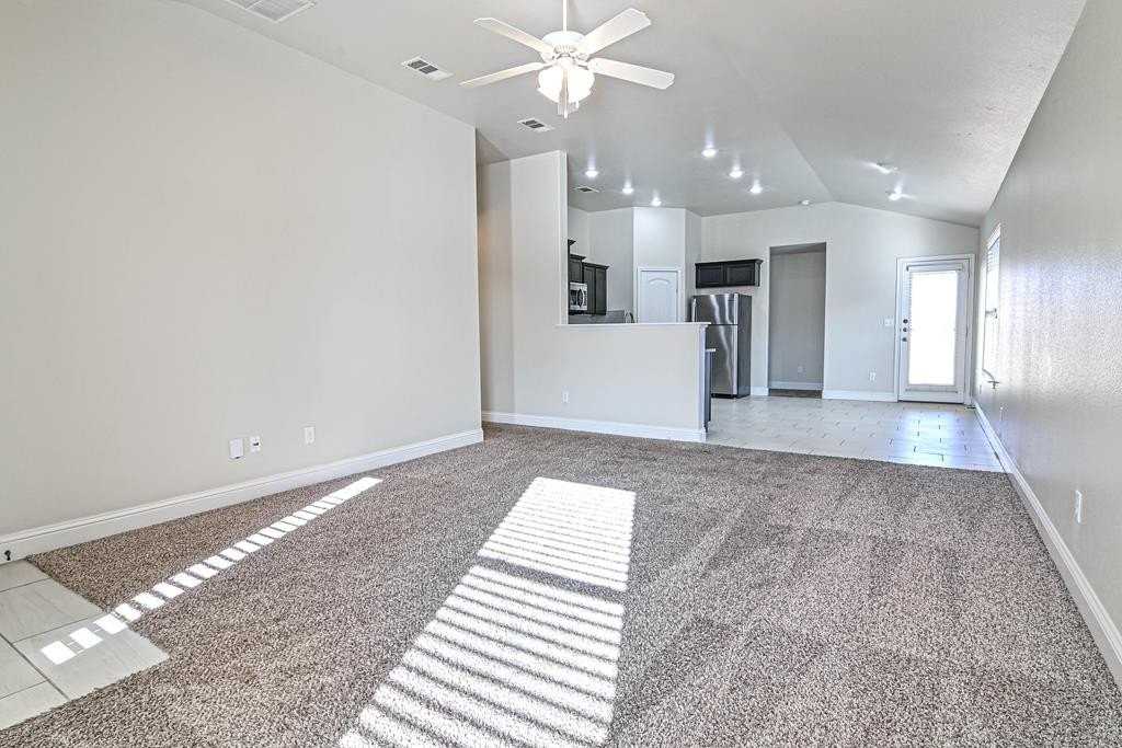 1109 Lizzard Ct - Photo 2 of 22