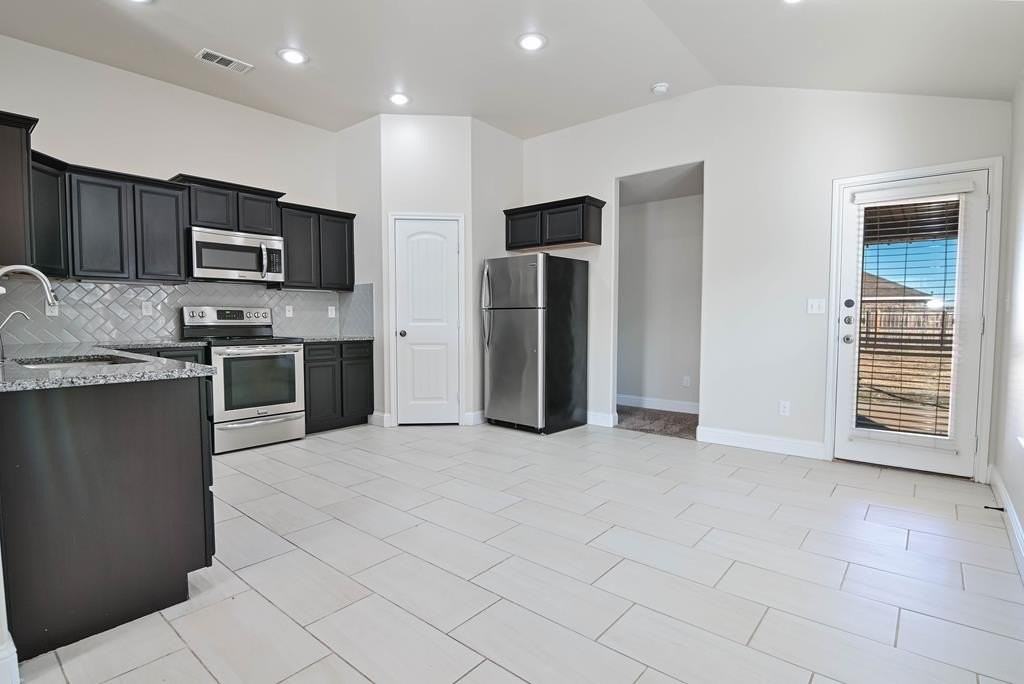 1109 Lizzard Ct - Photo 4 of 22