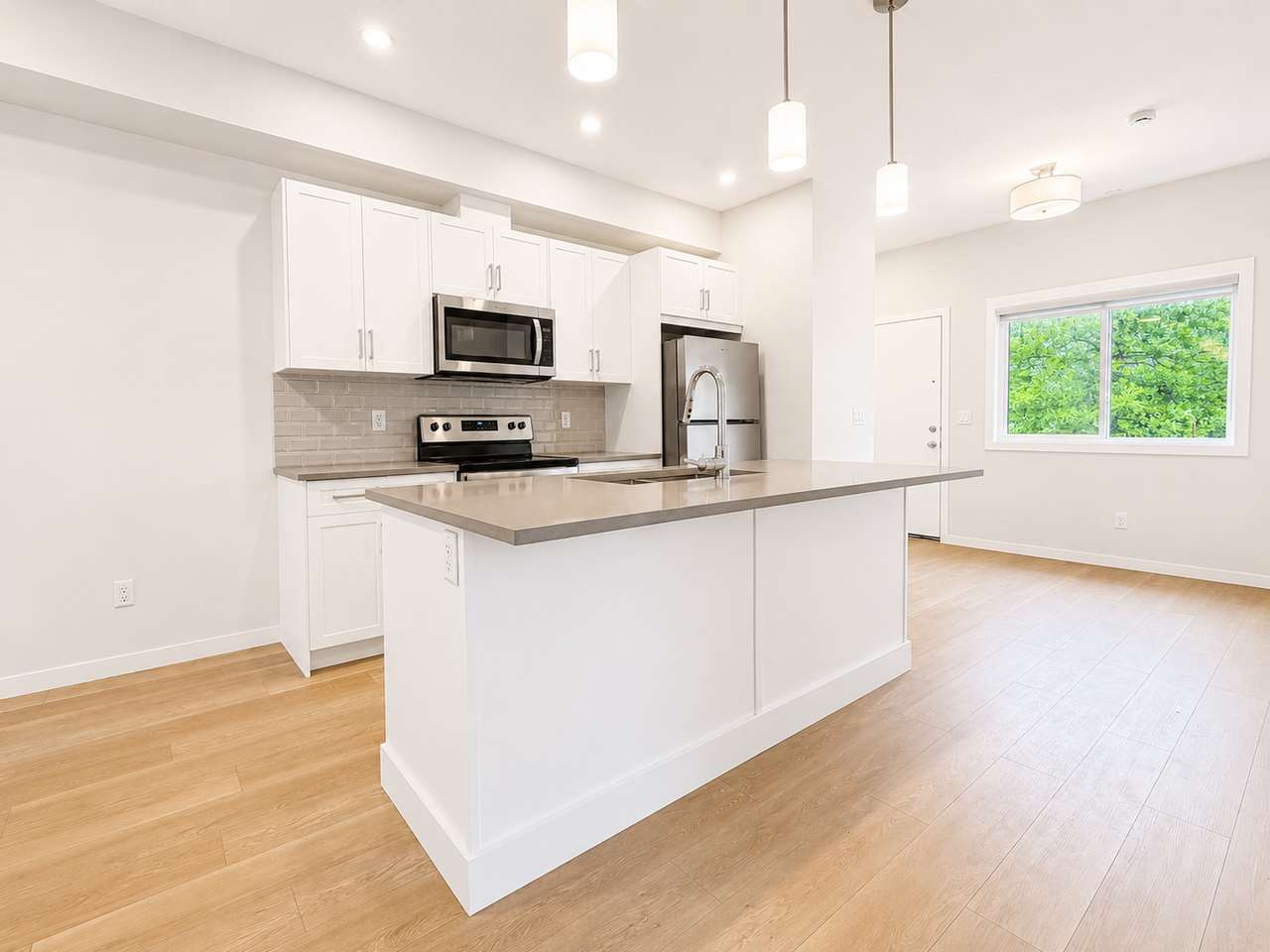 815 17th Ave NW - Photo 2 of 23