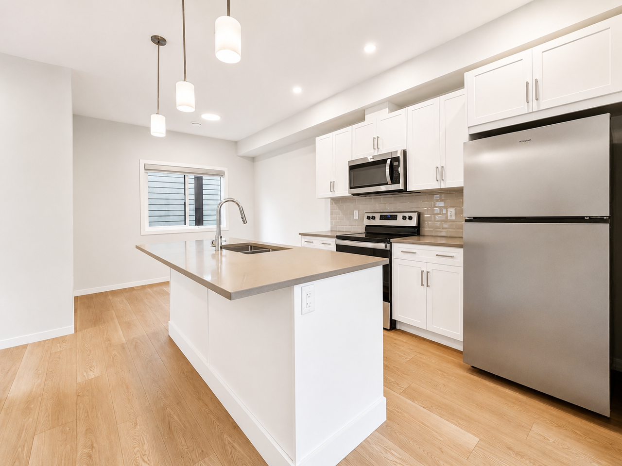 815 17th Ave NW - Photo 3 of 23