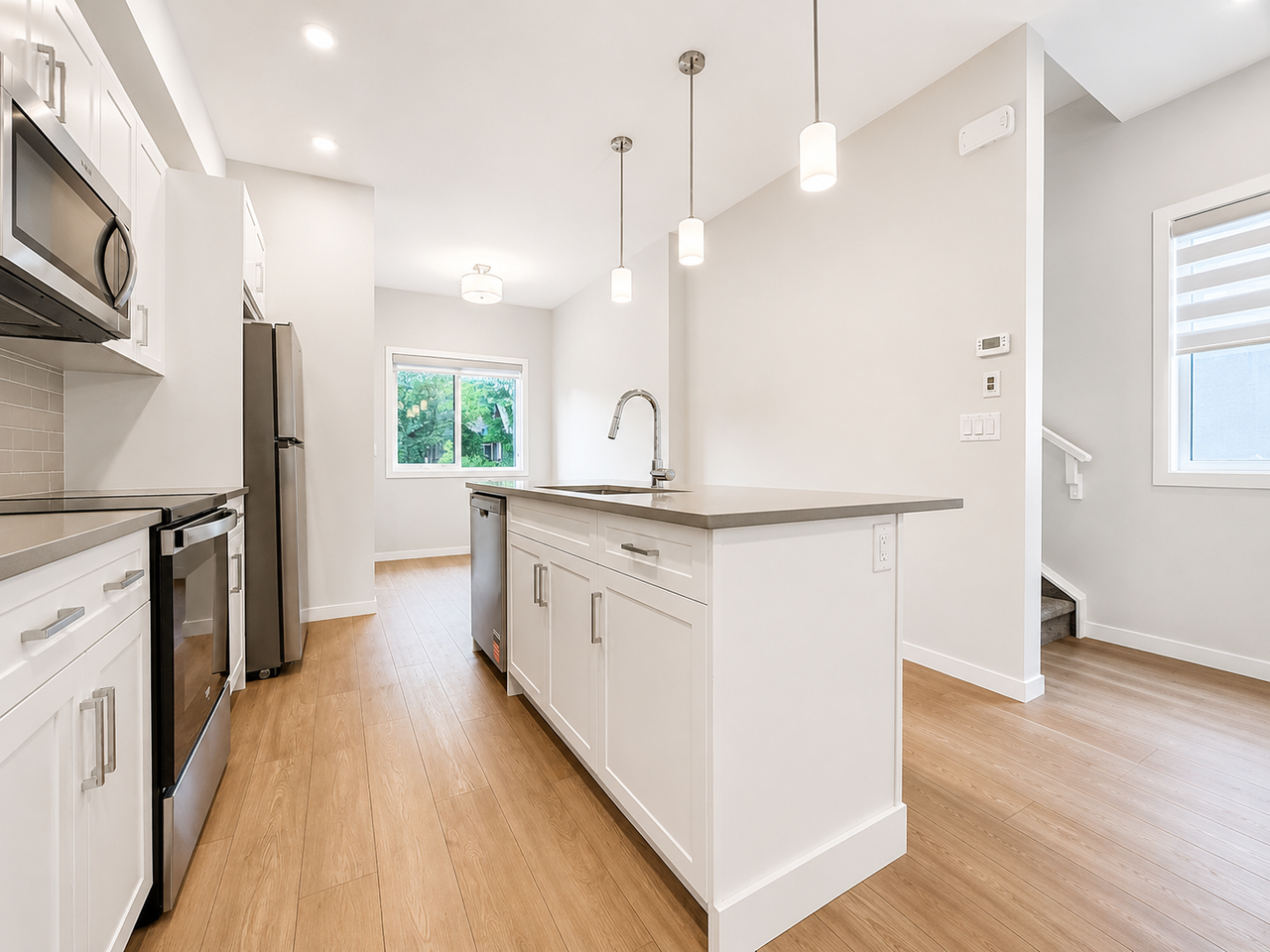 815 17th Ave NW - Photo 4 of 23