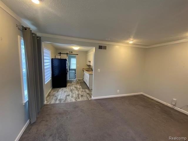 1800 Browning St - Photo 5 of 11