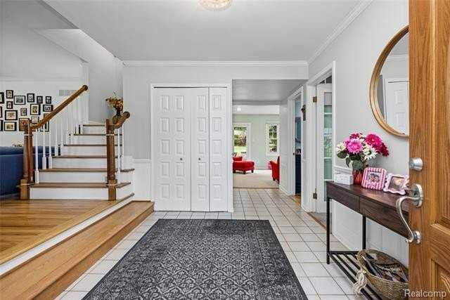 16610 Old Bedford Rd - Photo 3 of 50