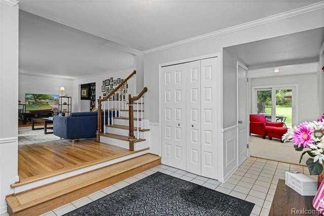 16610 Old Bedford Rd - Photo 4 of 50