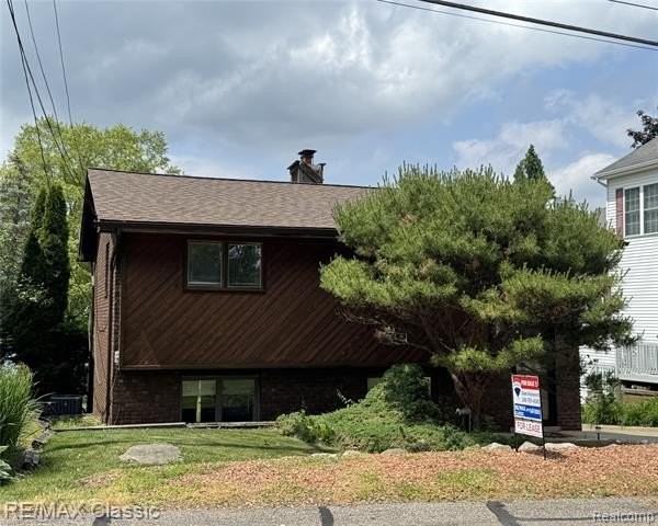 1508 Lakeview Dr - Photo 4 of 34