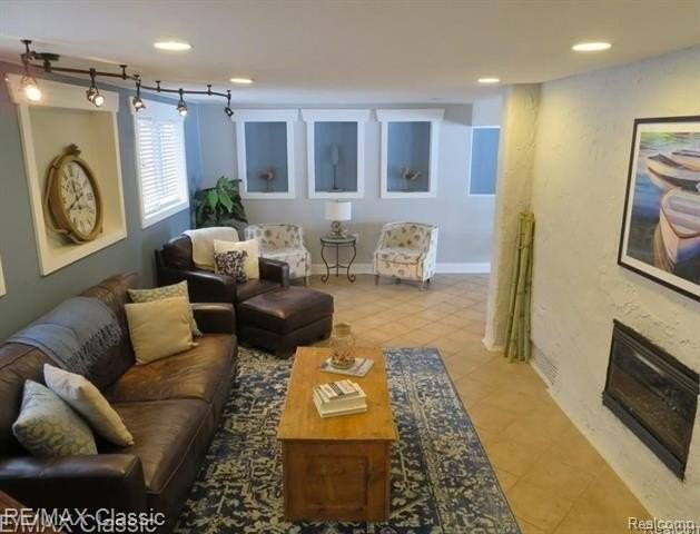 1508 Lakeview Dr - Photo 7 of 34