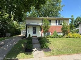 featured image of 978 Panorama Dr