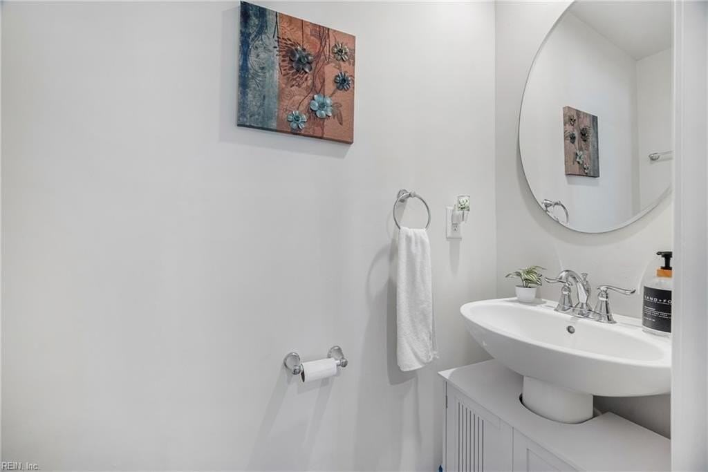 7537 Luminary Dr - Photo 2 of 26