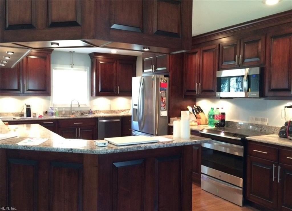 1413 Rutland Dr - Photo 4 of 7